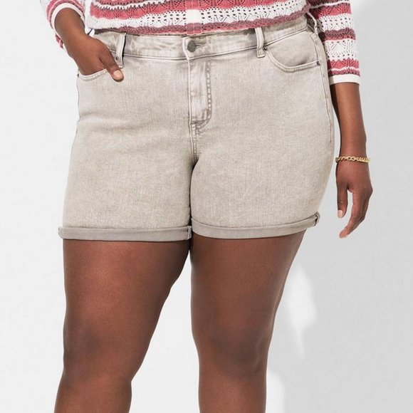 ❤️NWT VINTAGE TORRID SHORTS - BOYFRIEND VINTAGE STRETCH DENIM - PLUS SIZE - Picture 1 of 16